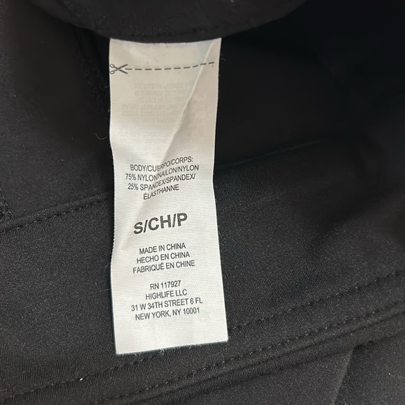 Barely worn pull on pants. - Picture 6 of 6